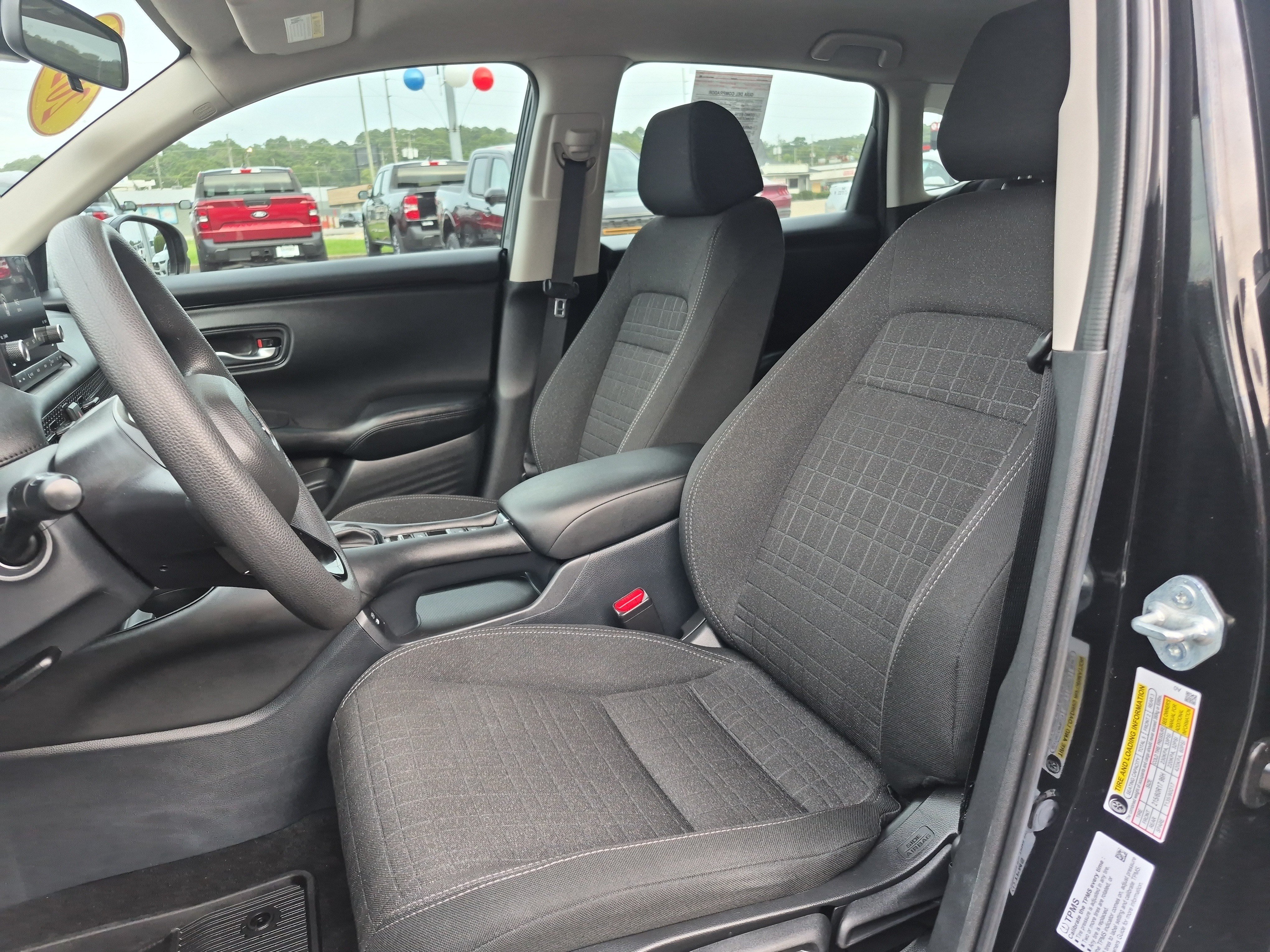 Used 2025 Honda HR-V LX image 10