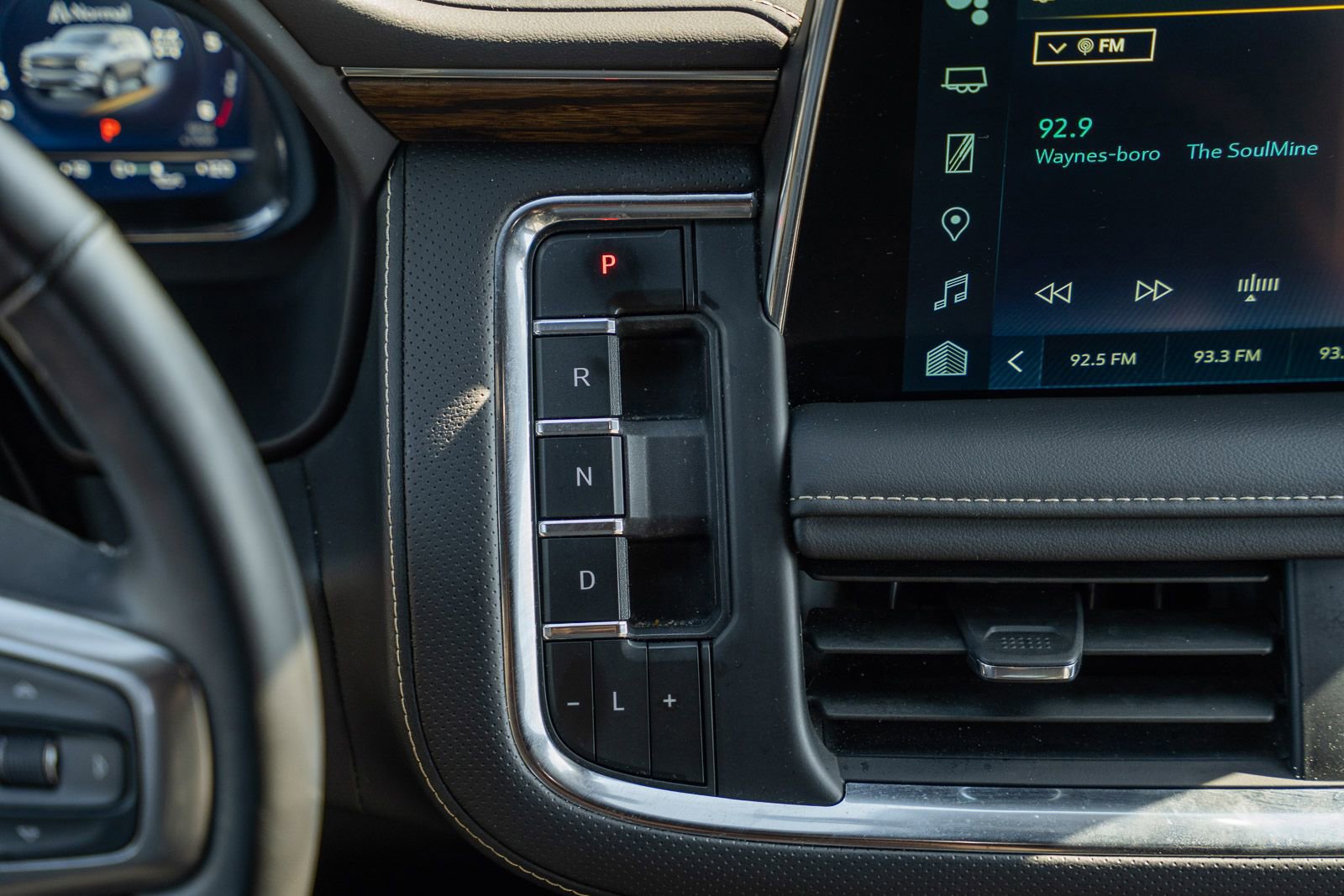 Used 2024 Chevrolet Tahoe Premier image 31