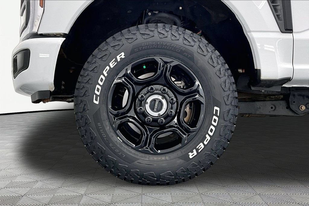 Certified 2025 Ford F350 XL w/ STX Appearance Package AWD/4WD image 8