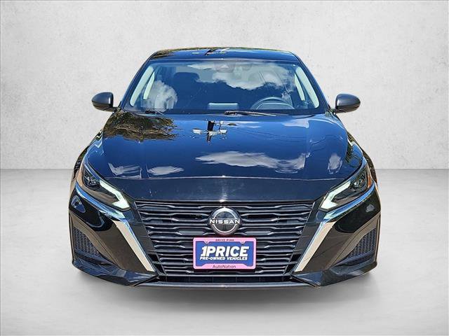 Used 2024 Nissan Altima 2.5 SV FWD image 2