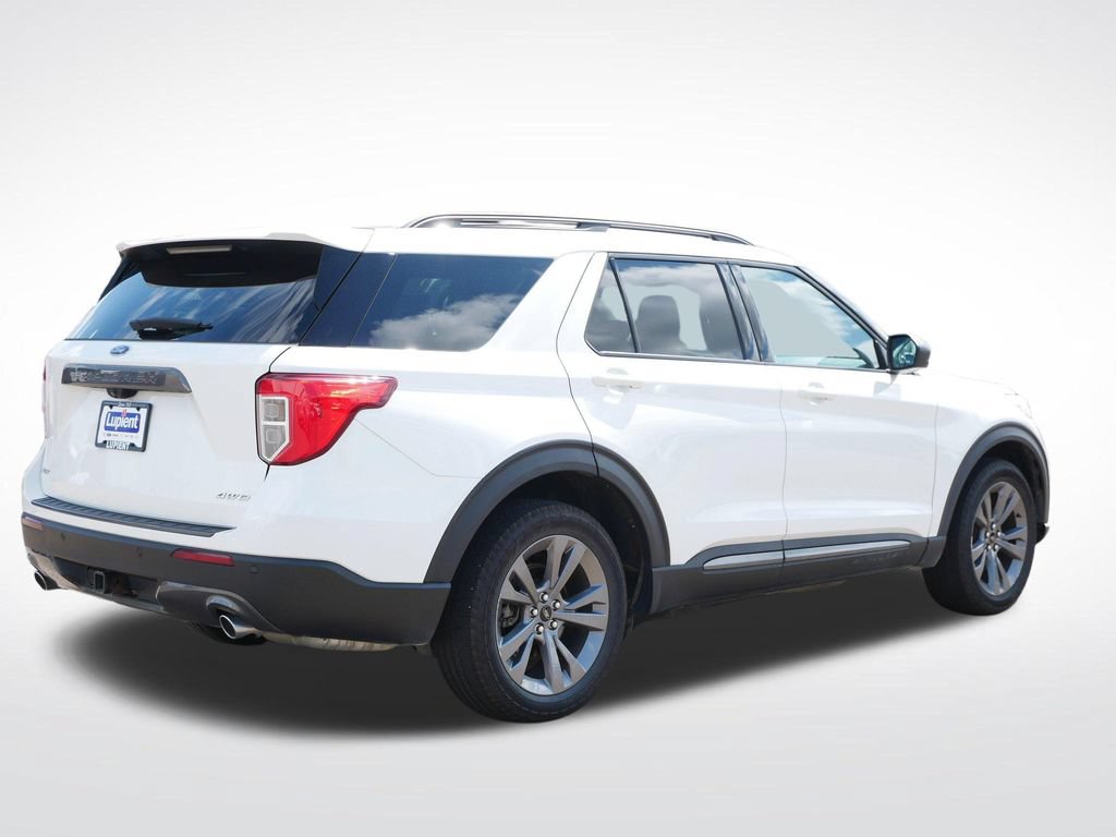 Certified 2021 Ford Explorer XLT w/ Equipment Group 202A AWD/4WD image 3
