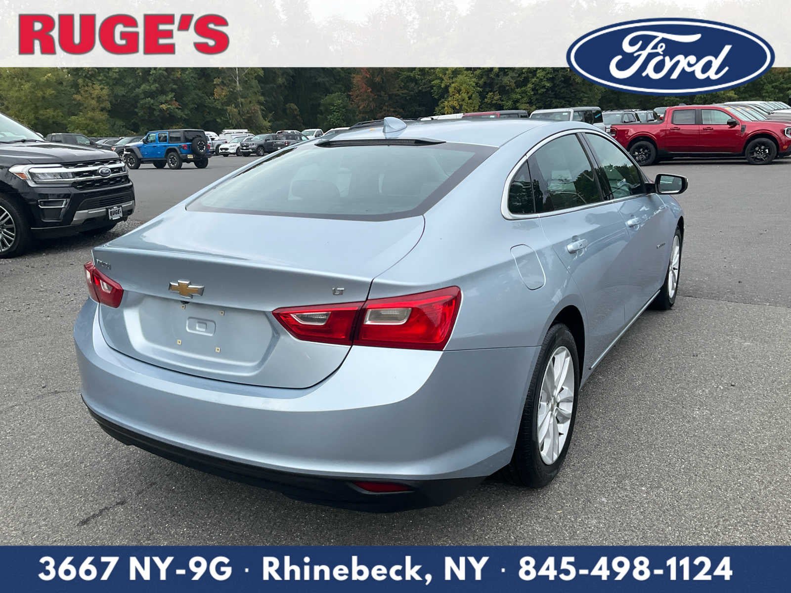 Used 2017 Chevrolet Malibu LT FWD image 3