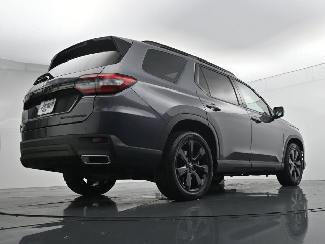 Used 2025 Honda Pilot Black Edition image 40