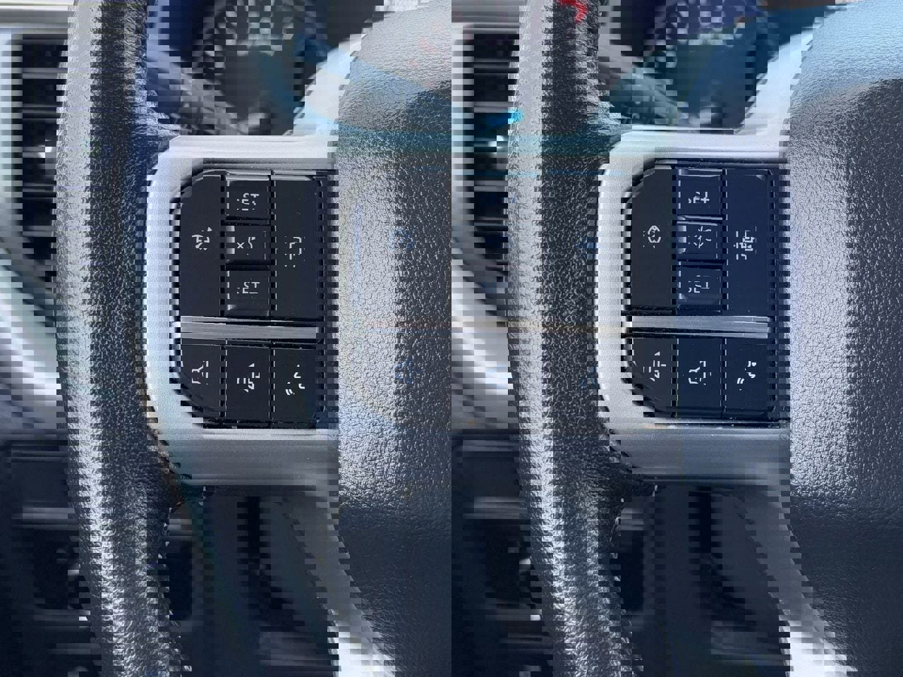 Certified 2024 Ford Expedition Max XLT image 17