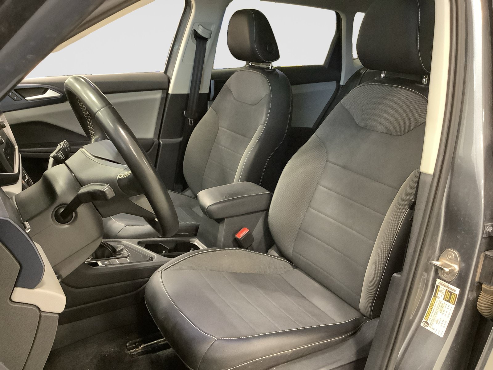 Used 2022 Volkswagen Taos SE FWD image 19
