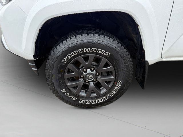 Used 2021 Toyota Tacoma SR5 AWD/4WD image 23