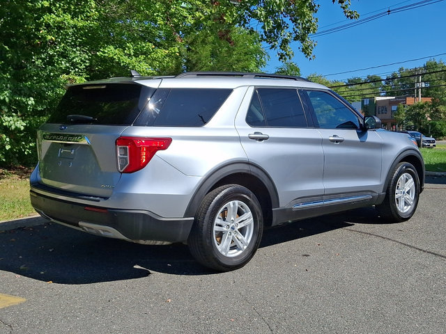 Certified 2024 Ford Explorer XLT w/ Equipment Group 202A AWD/4WD image 11