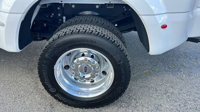 Certified 2025 Ford F450 Platinum w/ FX4 Off-Road Package image 6