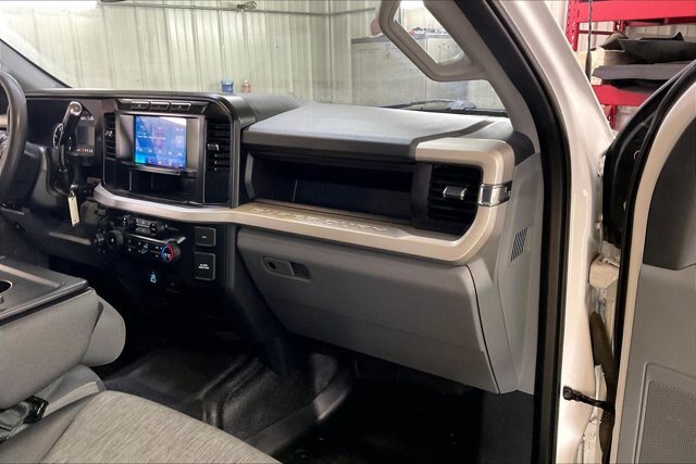 Certified 2023 Ford F250 XL w/ Snow Plow/Camper Package AWD/4WD image 18