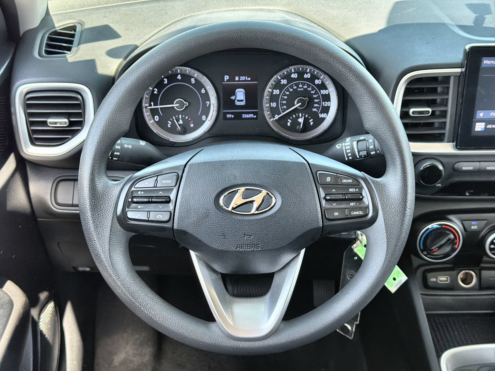 Used 2022 Hyundai Venue SE FWD image 14