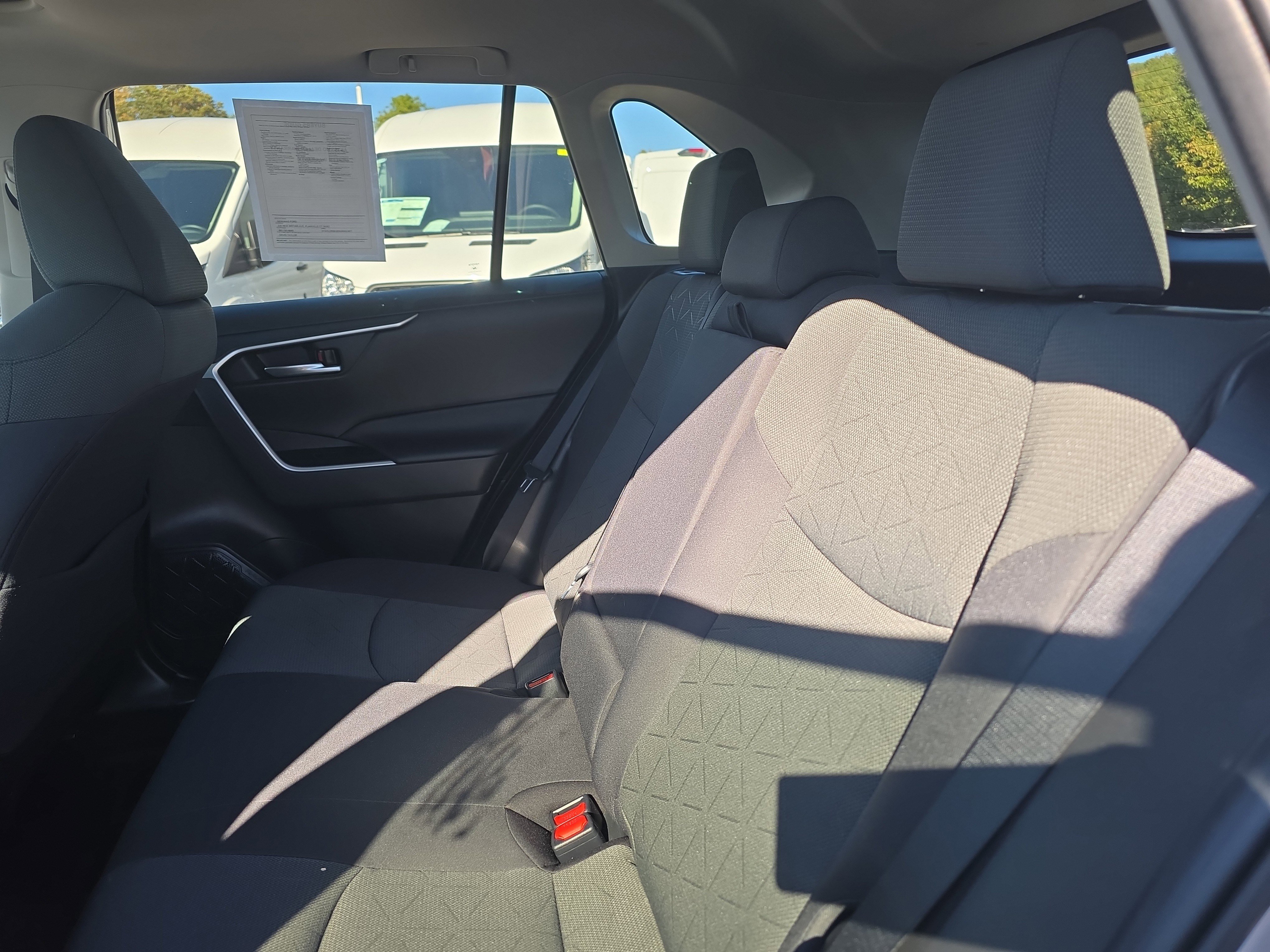 Used 2021 Toyota RAV4 XLE w/ Convenience Package image 23