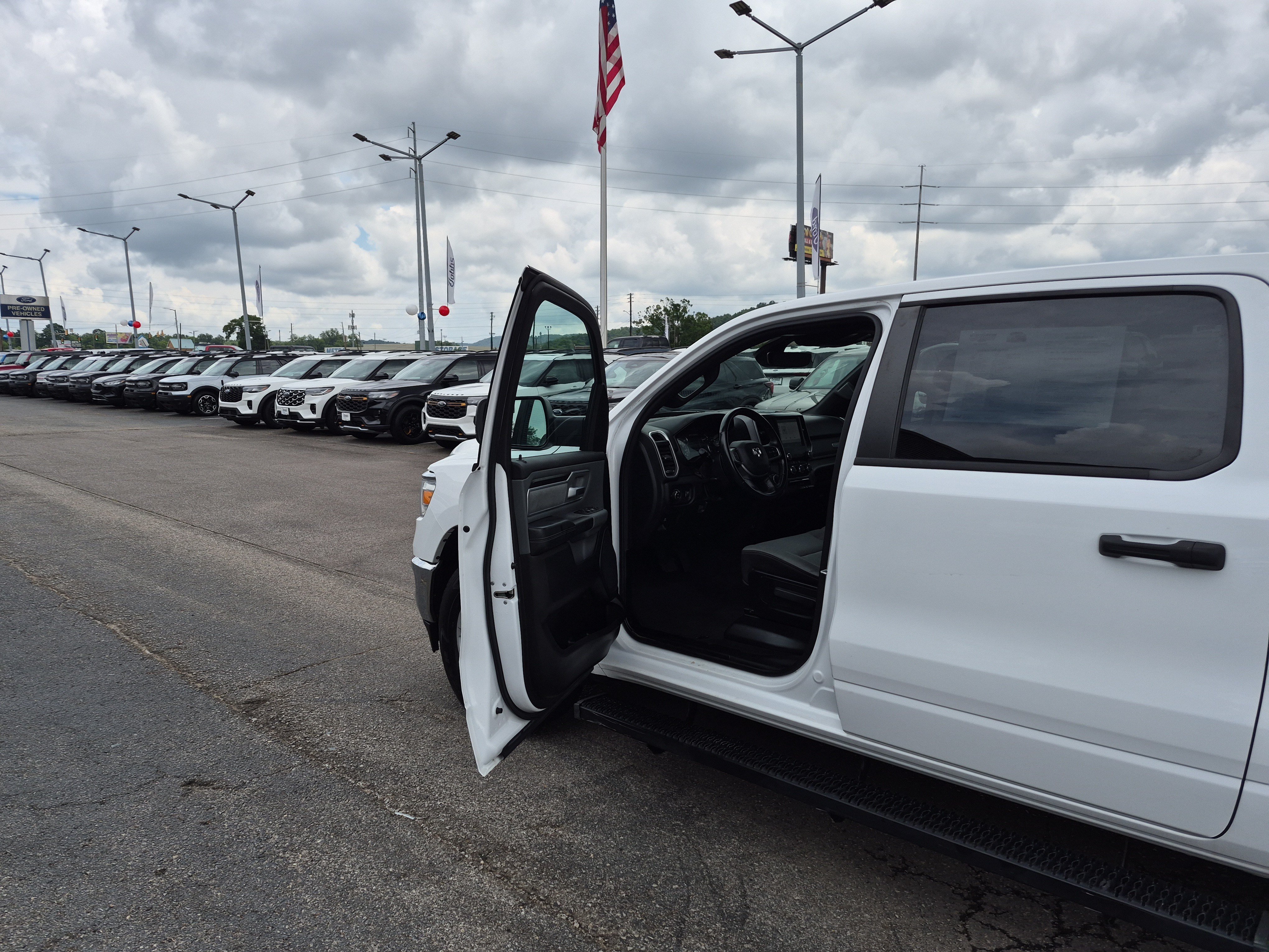 Used 2023 RAM 1500 Big Horn AWD/4WD image 10