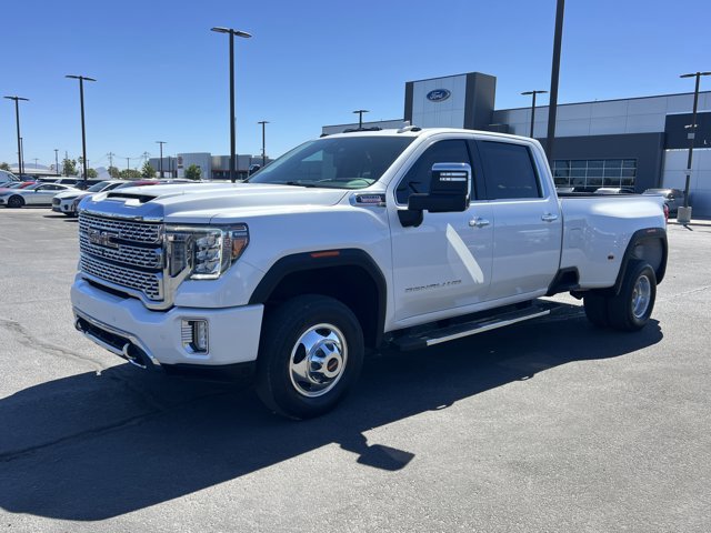 Used 2022 GMC Sierra 3500 Denali w/ Denali Ultimate Package AWD/4WD image 1