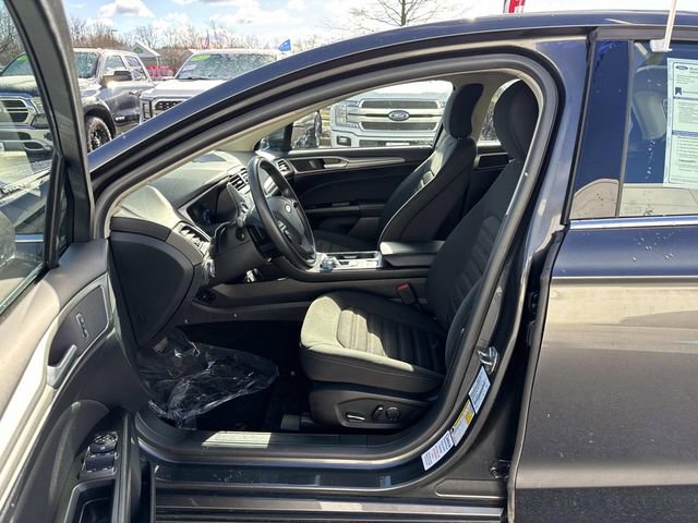 Certified 2017 Ford Fusion SE image 17