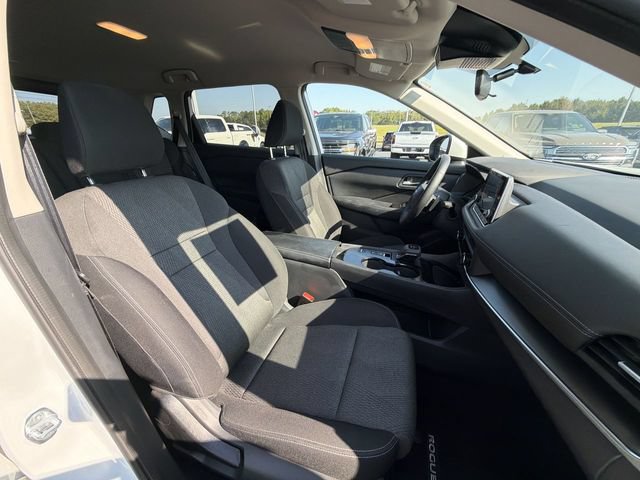 Used 2025 Nissan Rogue SV FWD image 24