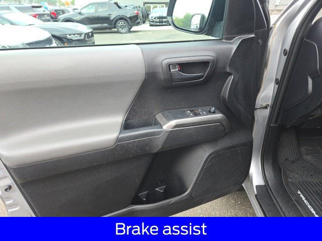 Used 2021 Toyota Tacoma SR5 AWD/4WD image 18