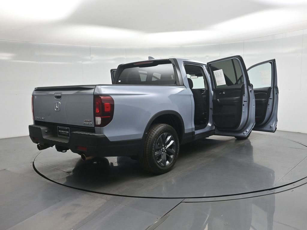 Used 2023 Honda Ridgeline Sport image 32