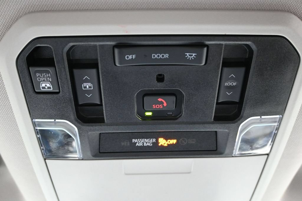 Used 2023 Toyota Tundra Limited AWD/4WD image 45