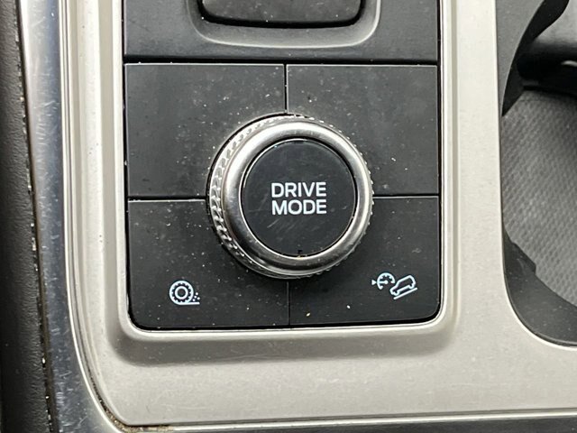 Certified 2022 Ford Explorer XLT w/ Equipment Group 202A AWD/4WD image 17