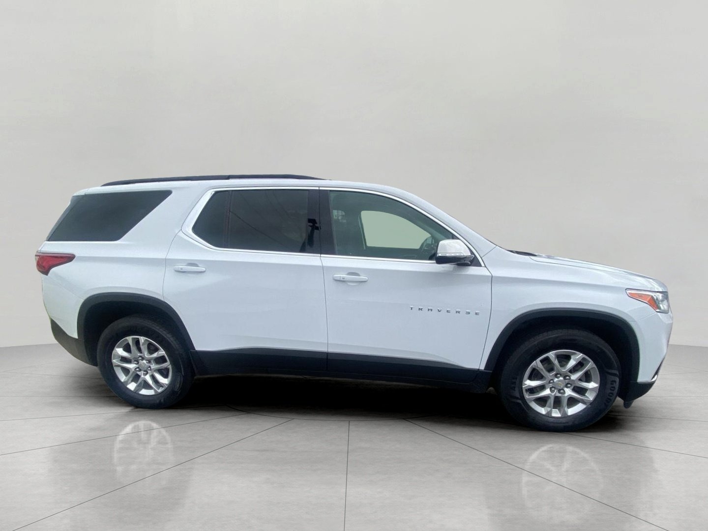Used 2020 Chevrolet Traverse LT w/ LPO, Floor Liner Package AWD/4WD image 10