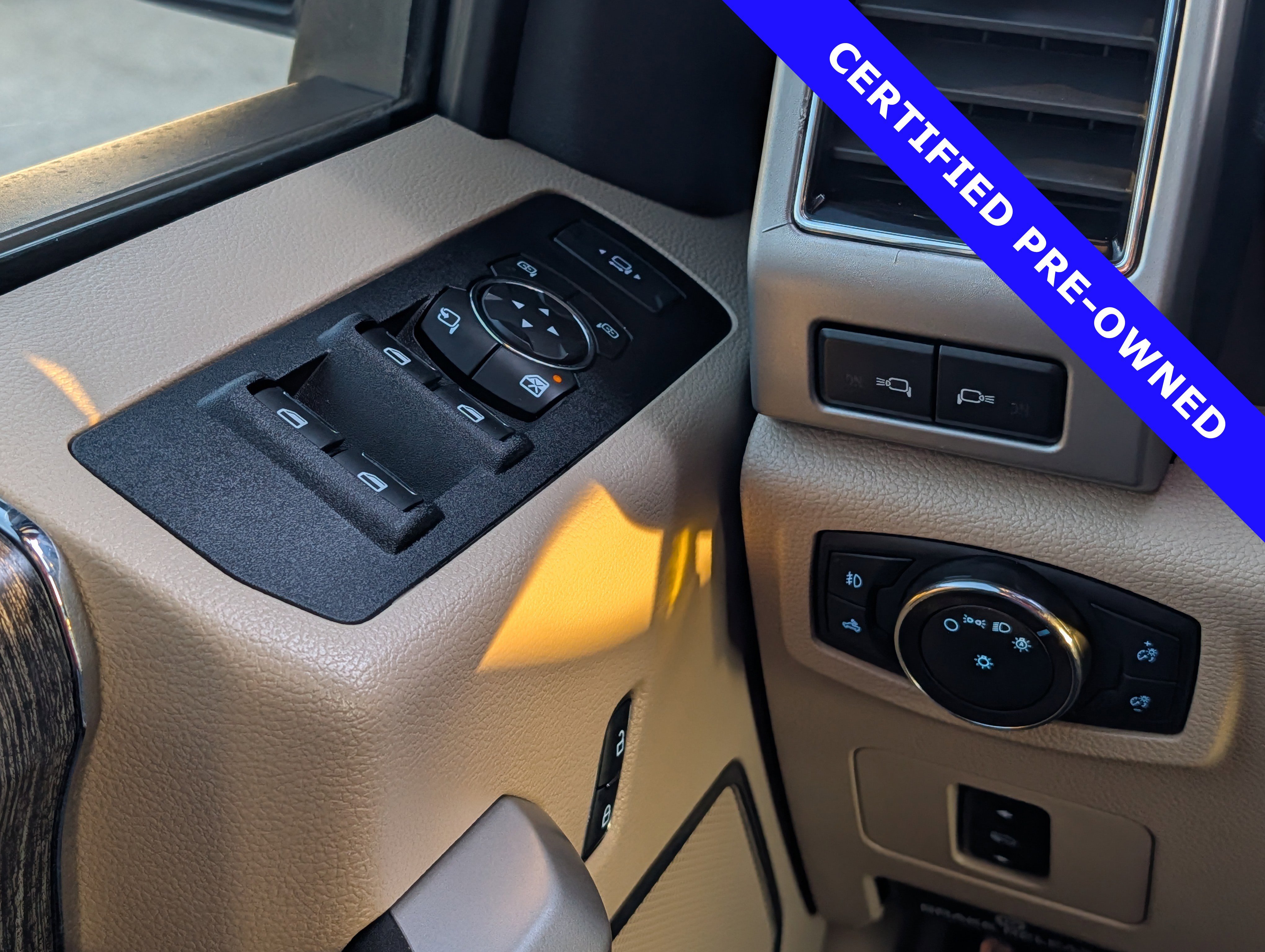 Certified 2020 Ford F350 Lariat w/ FX4 Off-Road Package image 22