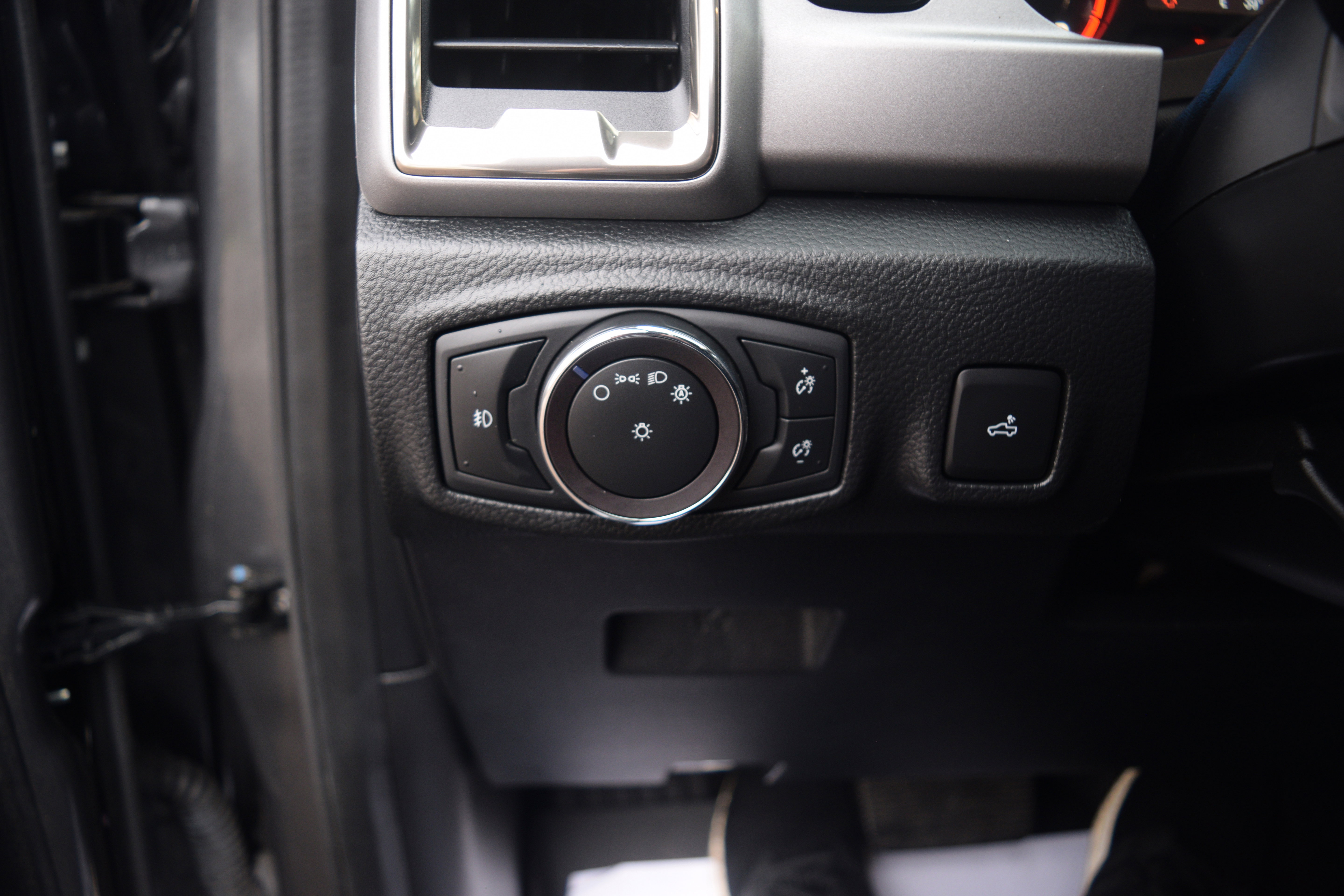 Certified 2019 Ford Ranger XLT w/ Equipment Group 301A Mid image 7