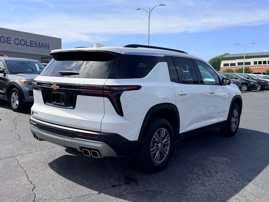 Used 2025 Chevrolet Traverse LT w/ Driver Confidence Package FWD image 4