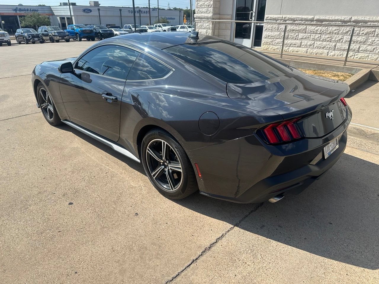 Certified 2024 Ford Mustang Coupe RWD image 9
