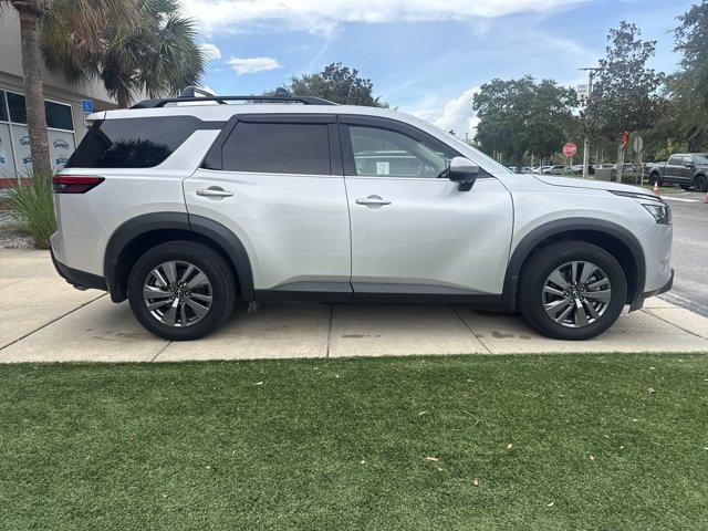 Used 2024 Nissan Pathfinder SV w/ Cargo Package FWD image 2