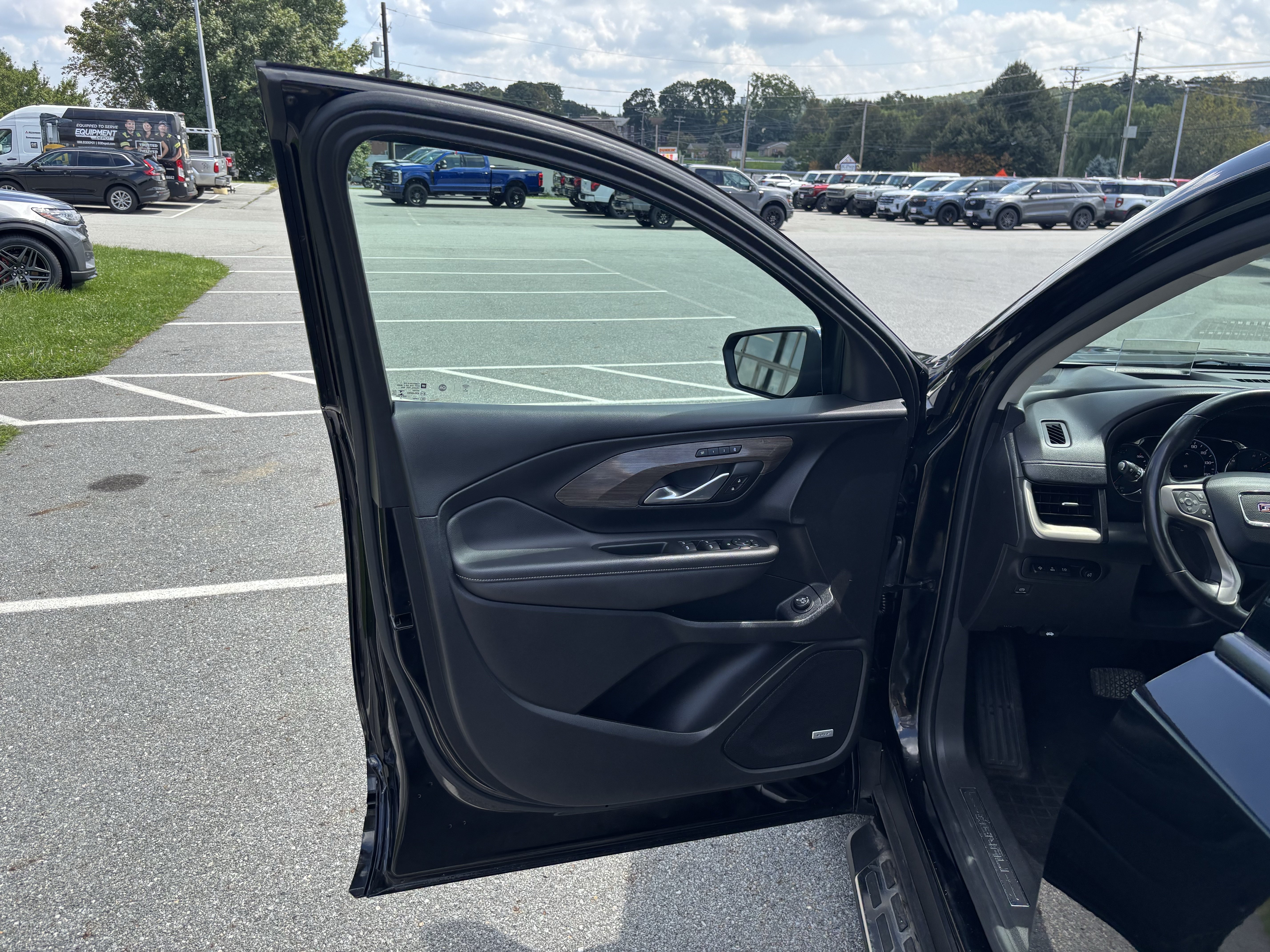 Used 2022 GMC Terrain Denali w/ LPO, 'HIT The Road' Package AWD/4WD image 13