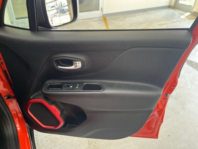 Used 2018 Jeep Renegade Trailhawk w/ UConnect 8.4 Nav Group AWD/4WD image 32