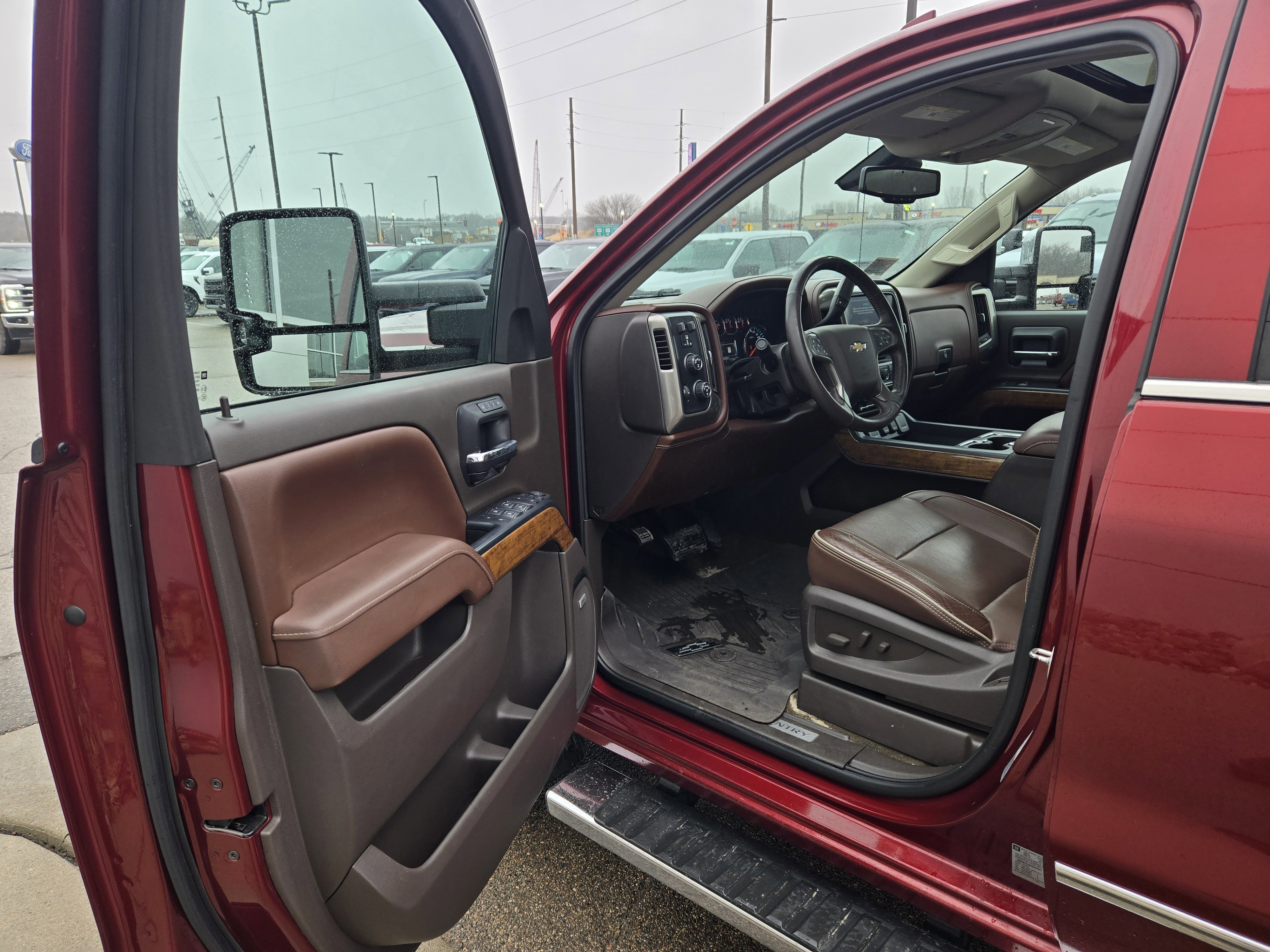 Used 2017 Chevrolet Silverado 1500 High Country image 14