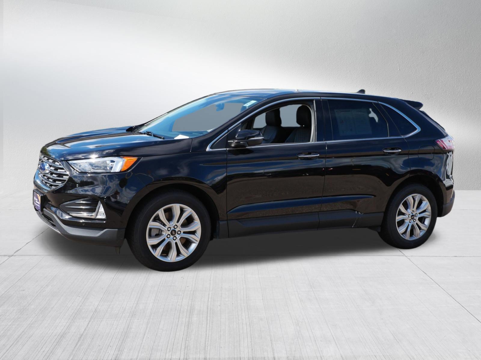 Certified 2024 Ford Edge Titanium AWD/4WD image 3