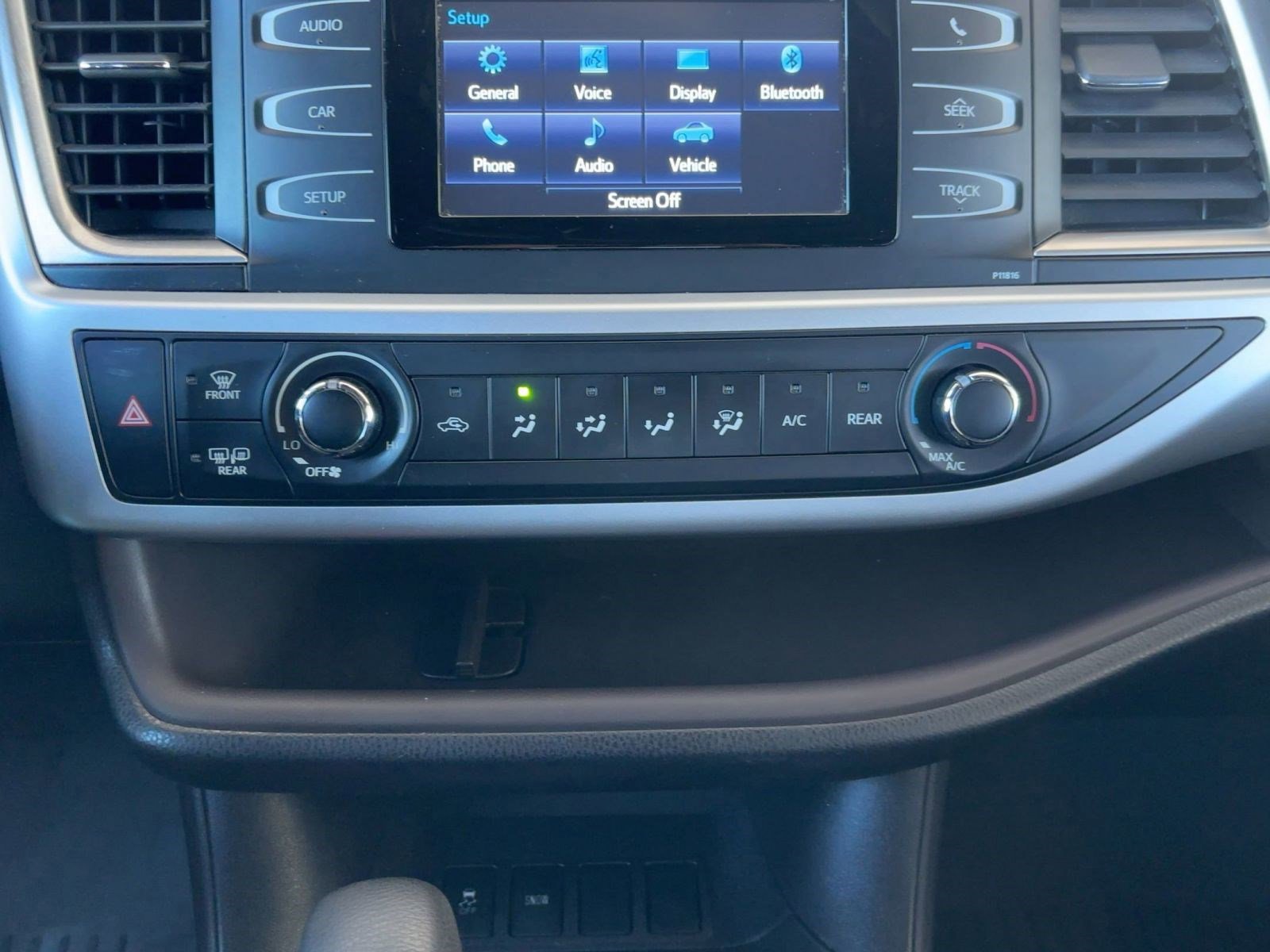 Used 2019 Toyota Highlander LE image 25