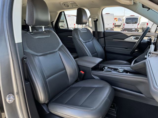 Certified 2025 Ford Explorer Active w/ Active Comfort Package image 32