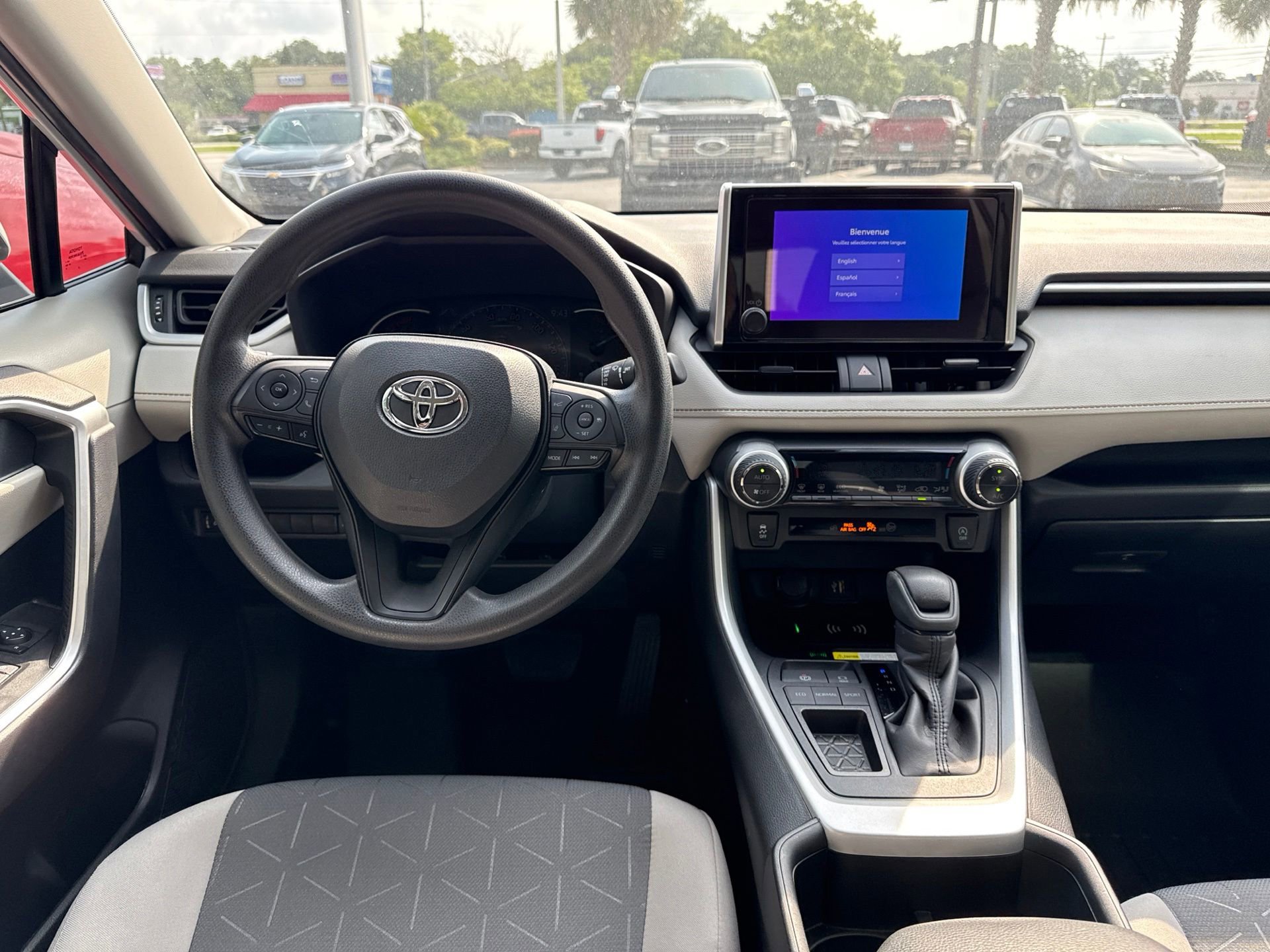 Used 2024 Toyota RAV4 XLE w/ Convenience Package FWD image 10