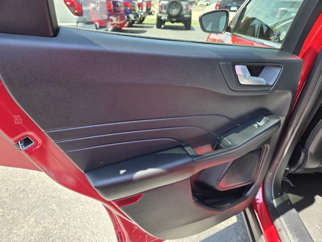 Certified 2026 Ford Escape SE FWD image 38