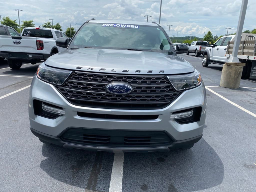 Certified 2022 Ford Explorer XLT w/ Equipment Group 202A AWD/4WD image 2