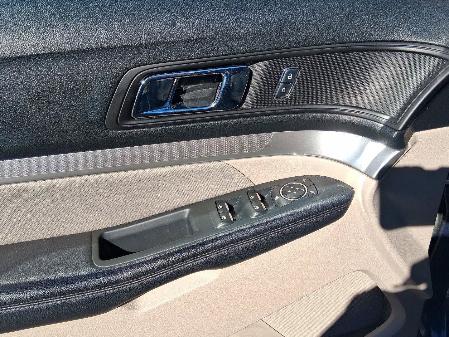 Certified 2019 Ford Explorer FWD image 22