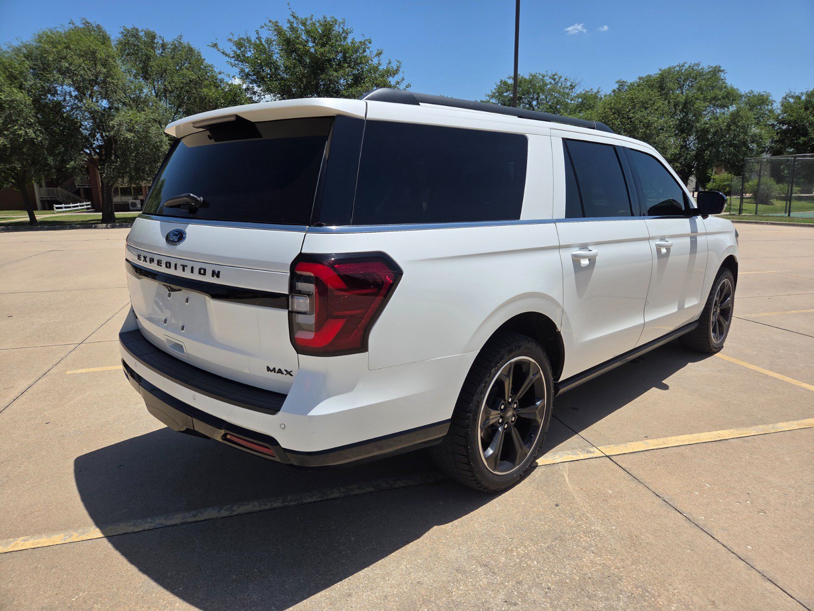 Certified 2022 Ford Expedition Max Limited AWD/4WD image 3