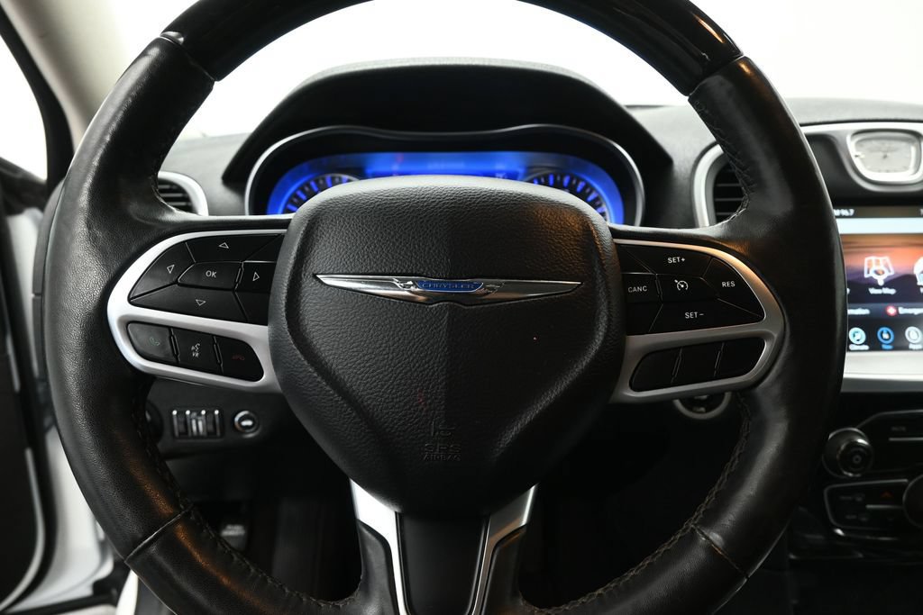 Used 2020 Chrysler 300 Limited AWD/4WD image 11