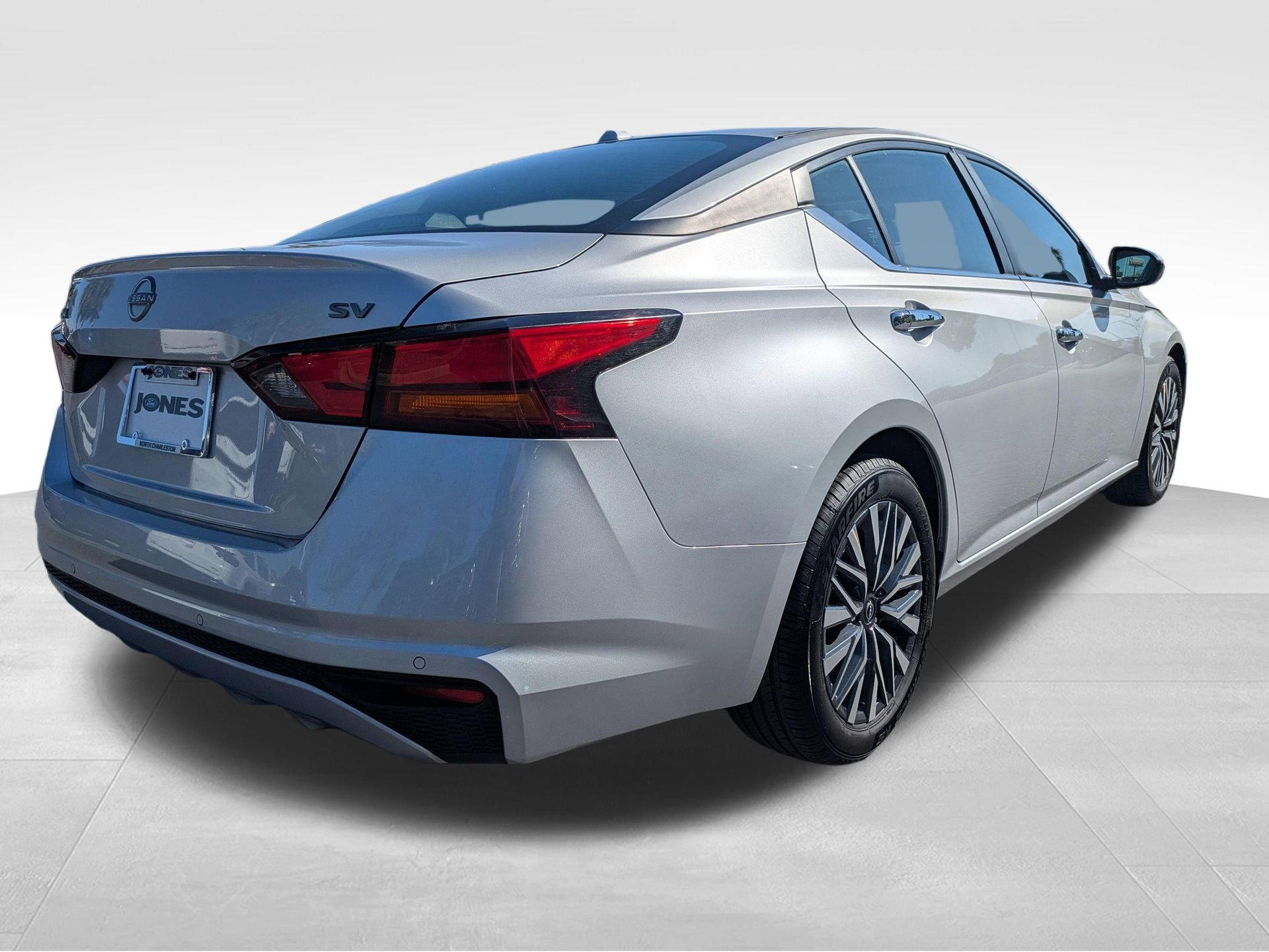 Used 2024 Nissan Altima 2.5 SV image 5