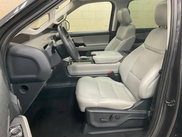 Certified 2025 Ford Expedition Max Active AWD/4WD image 6