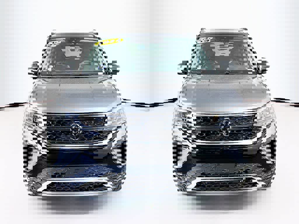 Used 2024 Volkswagen Taos S image 8