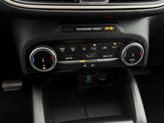 Certified 2022 Ford Escape SE w/ SE Sport Appearance Package image 17