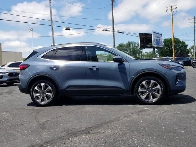 Certified 2023 Ford Escape Platinum w/ Premium Technology Package AWD/4WD image 4