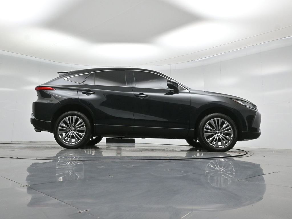 Used 2024 Toyota Venza Limited image 11