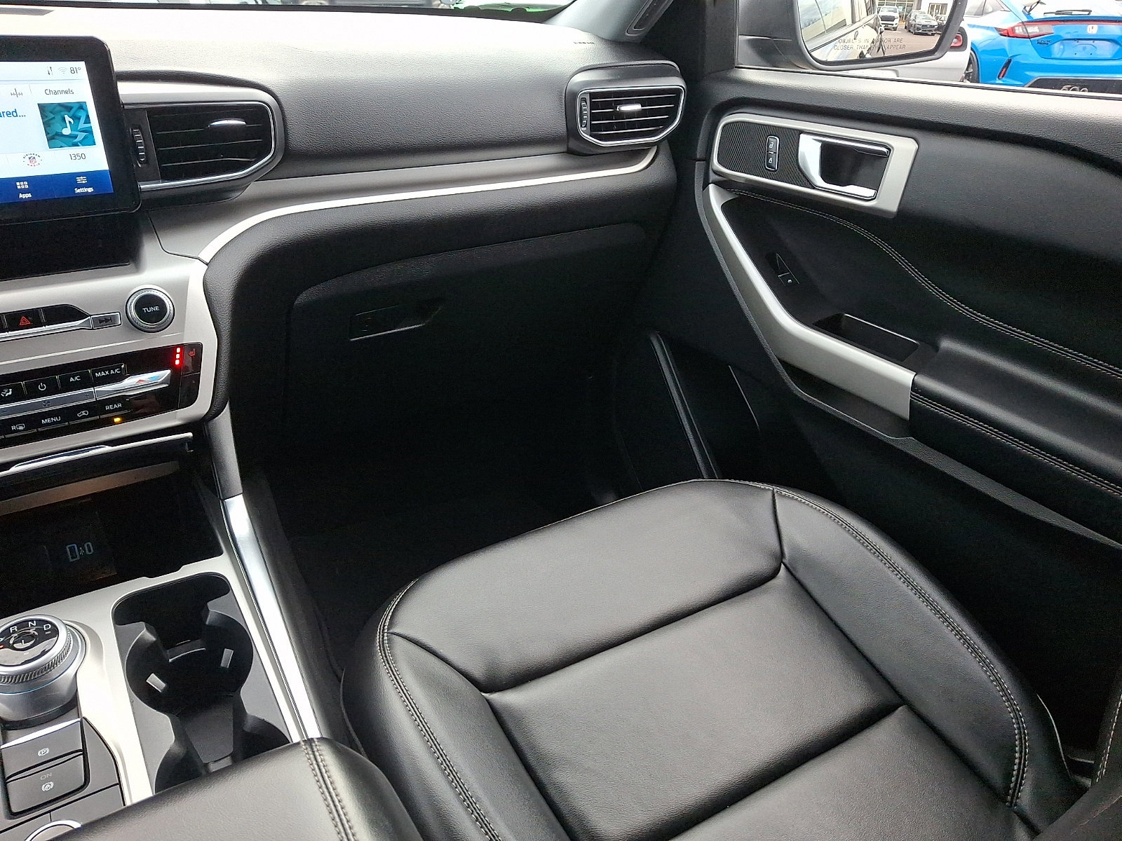 Certified 2022 Ford Explorer XLT w/ Equipment Group 202A image 16