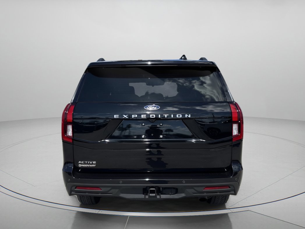 Certified 2025 Ford Expedition Active AWD/4WD image 3