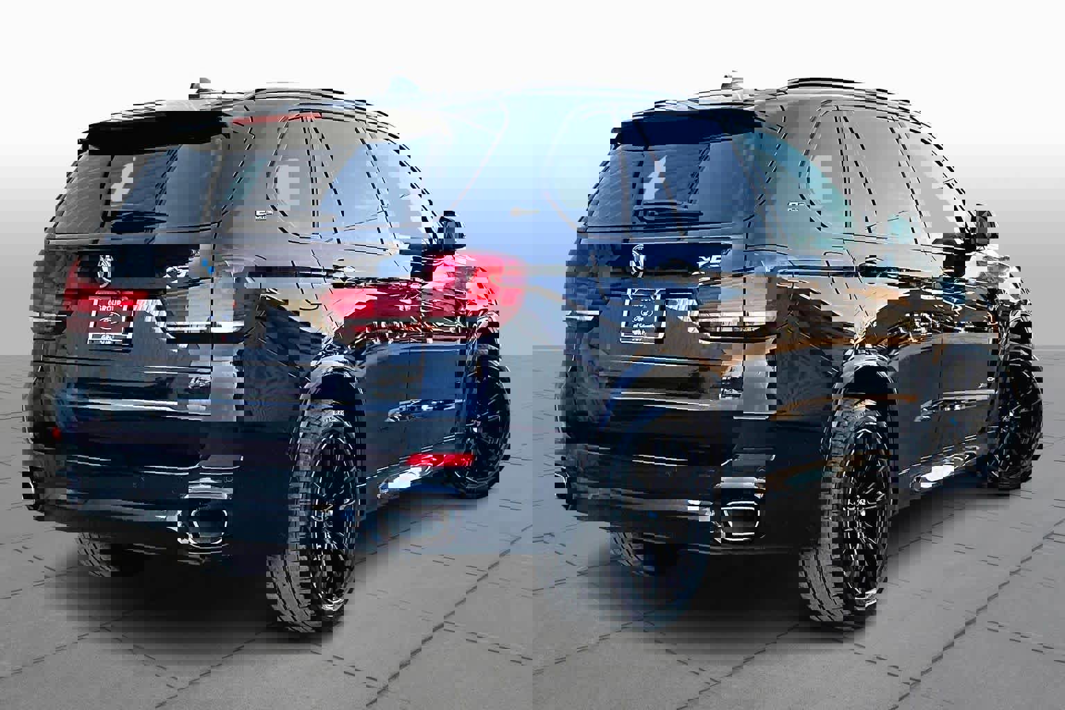 Used 2018 BMW X5 xDrive40e image 3